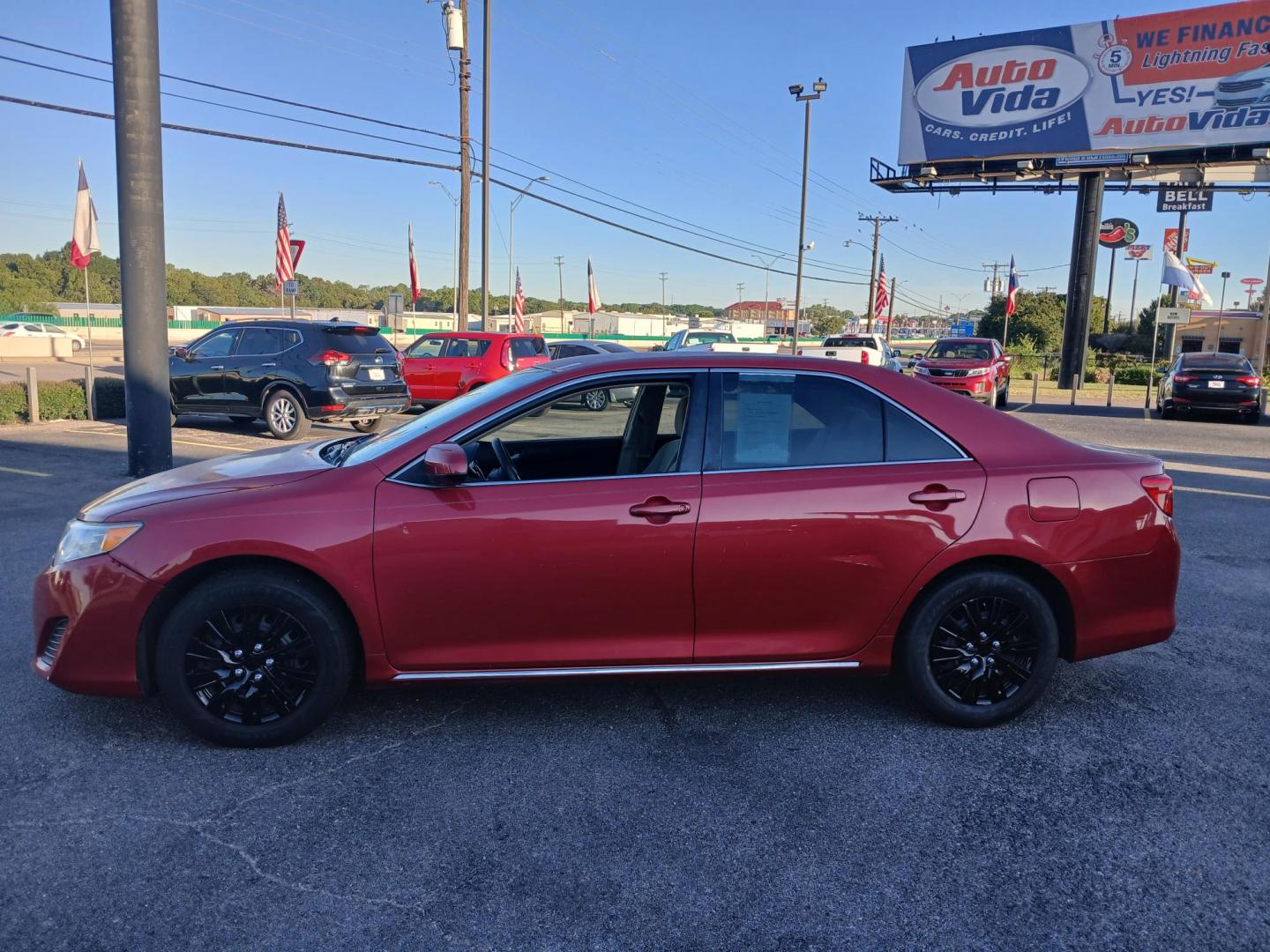 2014 RED Toyota Camry L (4T4BF1FK8ER) with an 2.5L L4 DOHC 16V engine, 6-Speed Automatic transmission, located at 8640 E R L Thornton Fwy, Dallas, TX, 75228, (469) 297-4144, 32.794128, -96.693008 - Photo#2