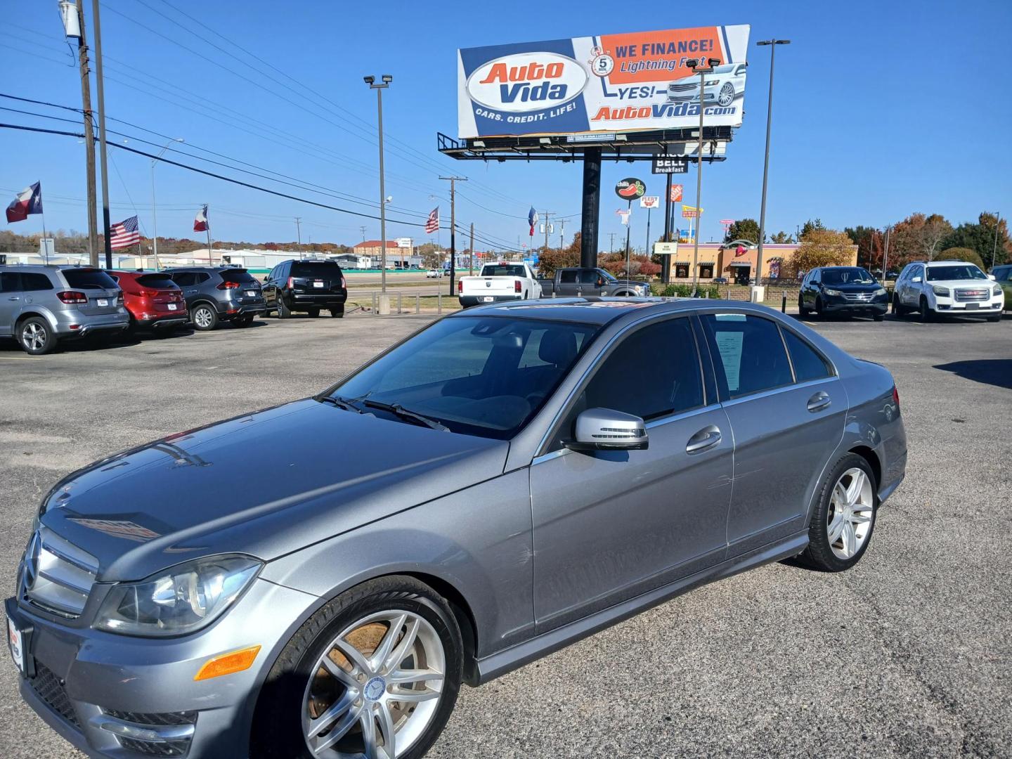 2013 SILVER Mercedes-Benz C-Class C300 4MATIC Sport Sedan (WDDGF8AB4DR) with an 3.0L V6 DOHC 24V engine, 7-Speed Automatic transmission, located at 420 I-35E, Lancaster, TX, 75146, (469) 297-4144, 32.593929, -96.823685 - Photo#0