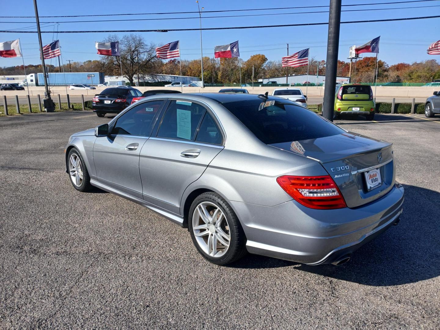 2013 SILVER Mercedes-Benz C-Class C300 4MATIC Sport Sedan (WDDGF8AB4DR) with an 3.0L V6 DOHC 24V engine, 7-Speed Automatic transmission, located at 420 I-35E, Lancaster, TX, 75146, (469) 297-4144, 32.593929, -96.823685 - Photo#2