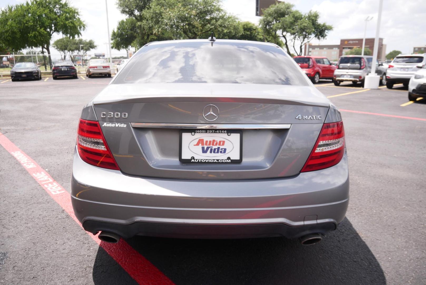 2013 SILVER Mercedes-Benz C-Class C300 4MATIC Sport Sedan (WDDGF8AB4DR) with an 3.0L V6 DOHC 24V engine, 7-Speed Automatic transmission, located at 8640 E R L Thornton Fwy, Dallas, TX, 75228, (469) 297-4144, 32.794128, -96.693008 - Photo#3