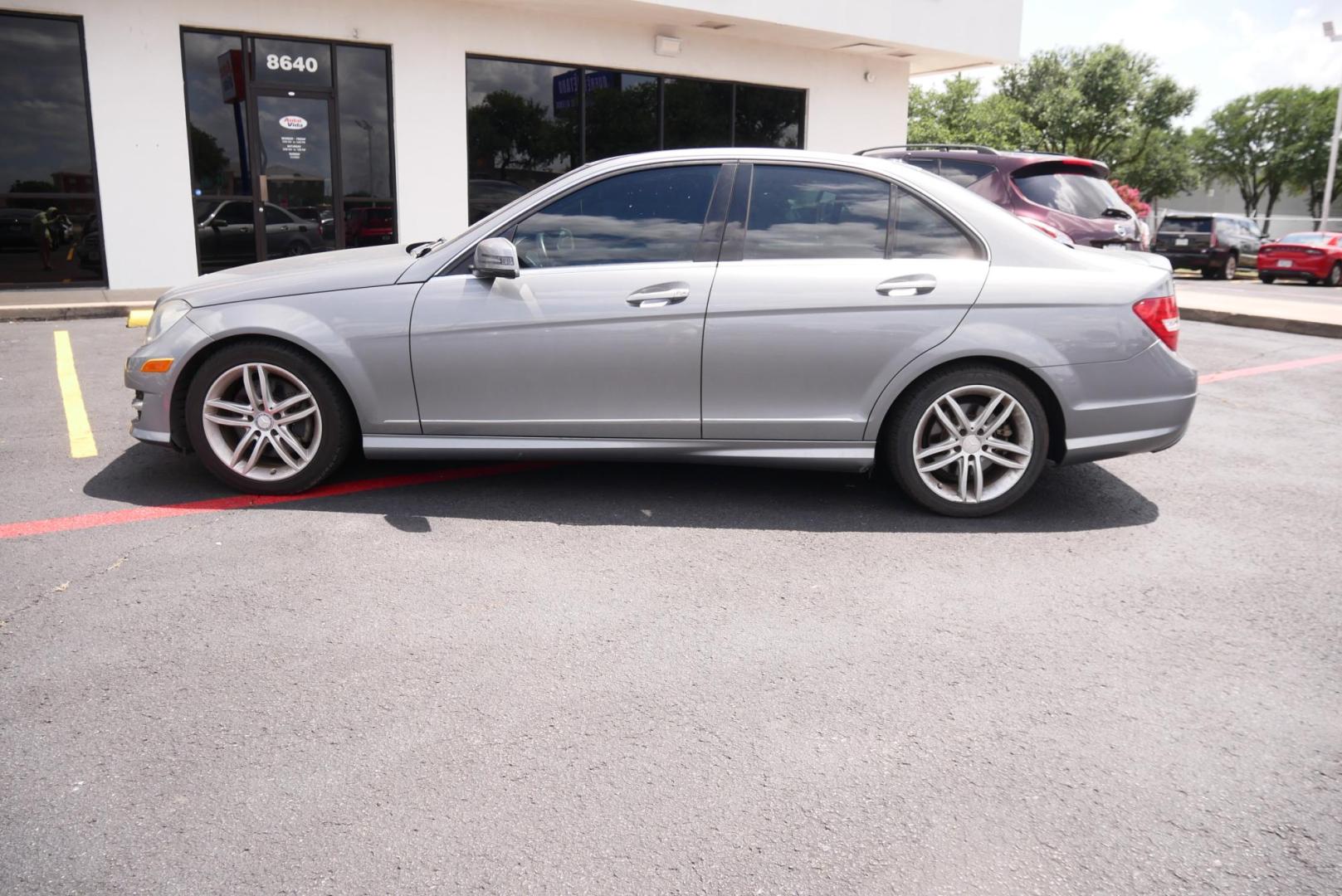 2013 SILVER Mercedes-Benz C-Class C300 4MATIC Sport Sedan (WDDGF8AB4DR) with an 3.0L V6 DOHC 24V engine, 7-Speed Automatic transmission, located at 8640 E R L Thornton Fwy, Dallas, TX, 75228, (469) 297-4144, 32.794128, -96.693008 - Photo#5