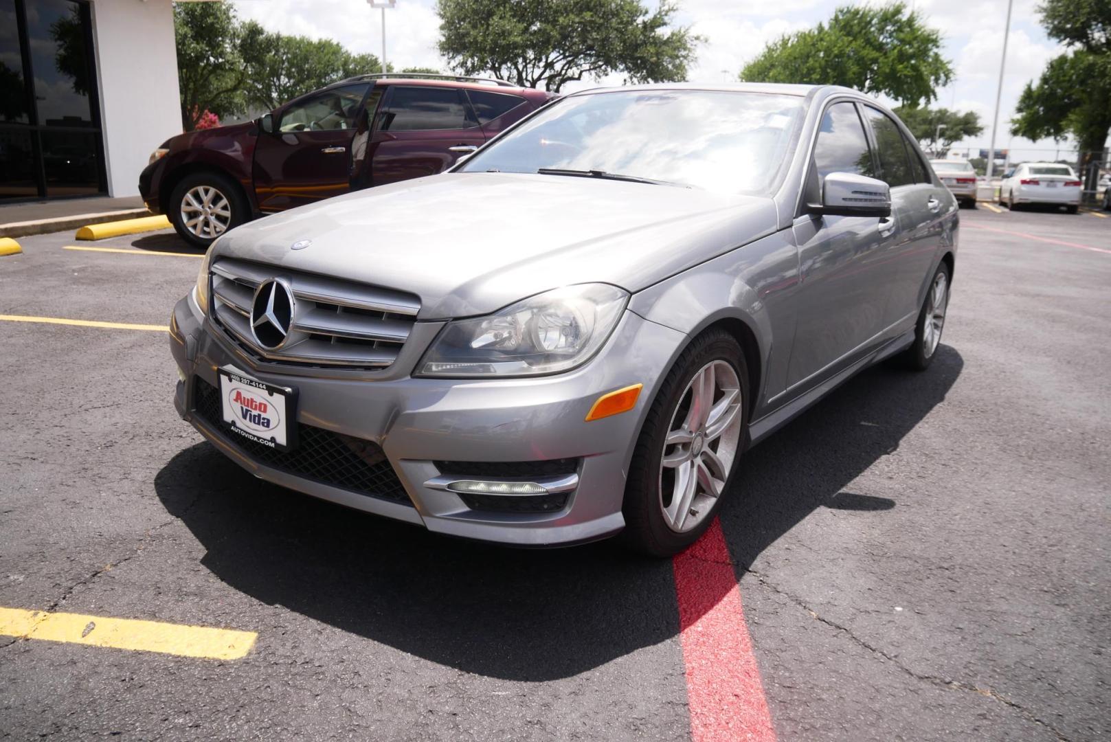 2013 SILVER Mercedes-Benz C-Class C300 4MATIC Sport Sedan (WDDGF8AB4DR) with an 3.0L V6 DOHC 24V engine, 7-Speed Automatic transmission, located at 8640 E R L Thornton Fwy, Dallas, TX, 75228, (469) 297-4144, 32.794128, -96.693008 - Photo#6