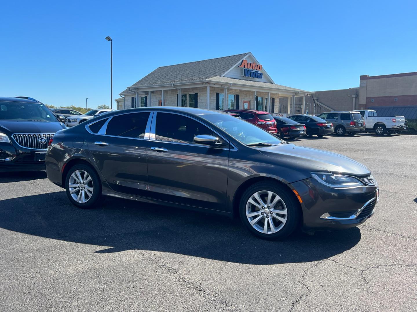 2015 GRAY Chrysler 200 Limited (1C3CCCAB8FN) with an 2.4L L4 DOHC 16V engine, 9-Speed Automatic transmission, located at 8640 E R L Thornton Fwy, Dallas, TX, 75228, (469) 297-4144, 32.794128, -96.693008 - Photo#6