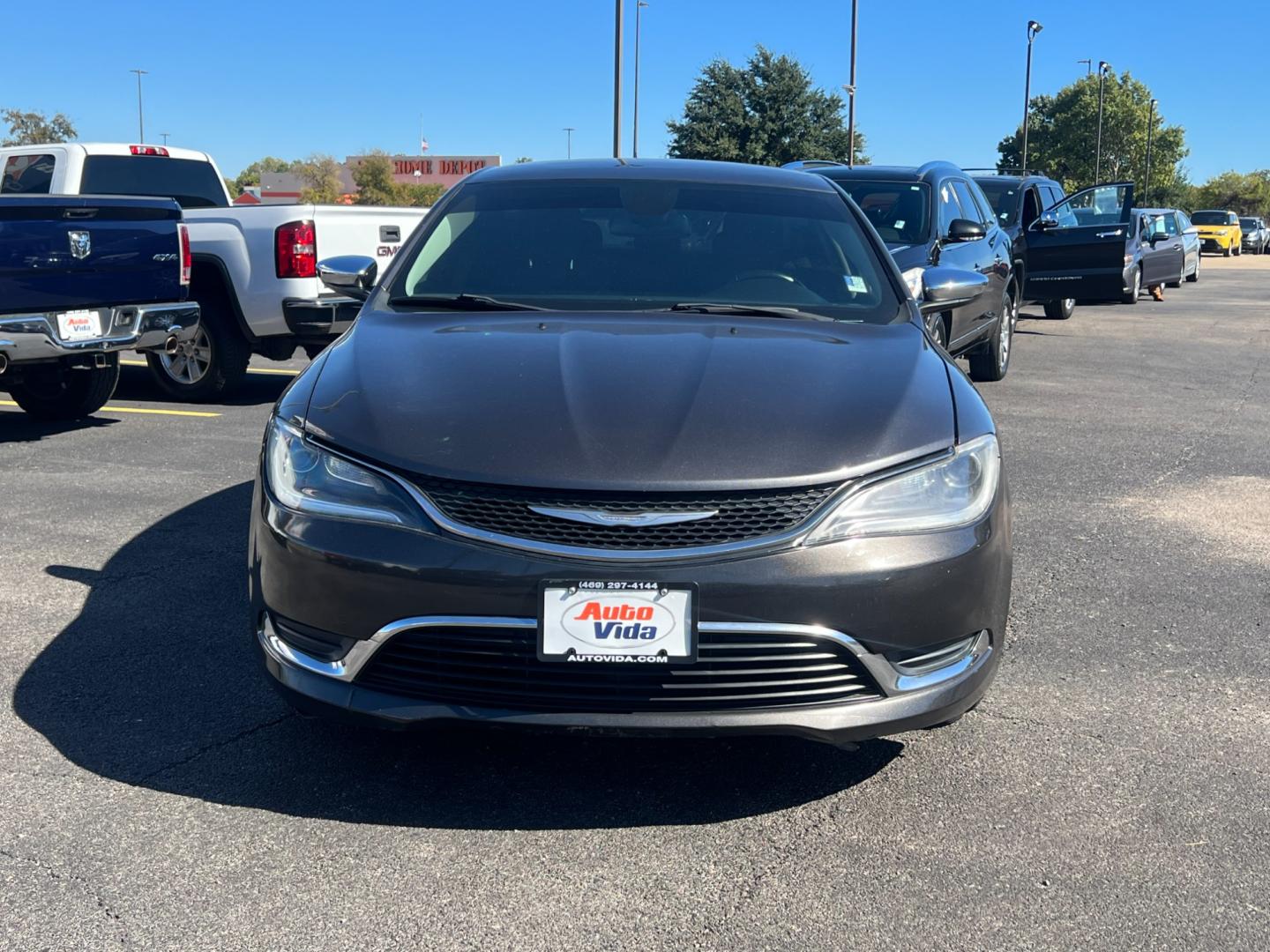 2015 GRAY Chrysler 200 Limited (1C3CCCAB8FN) with an 2.4L L4 DOHC 16V engine, 9-Speed Automatic transmission, located at 8640 E R L Thornton Fwy, Dallas, TX, 75228, (469) 297-4144, 32.794128, -96.693008 - Photo#7