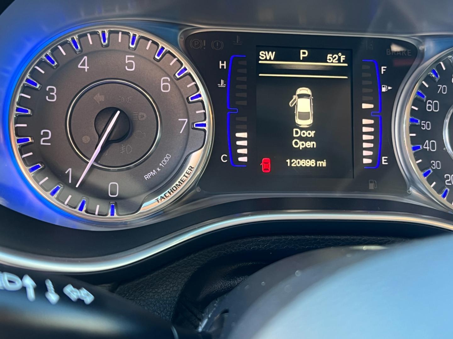 2015 GRAY Chrysler 200 Limited (1C3CCCAB8FN) with an 2.4L L4 DOHC 16V engine, 9-Speed Automatic transmission, located at 8640 E R L Thornton Fwy, Dallas, TX, 75228, (469) 297-4144, 32.794128, -96.693008 - Photo#8