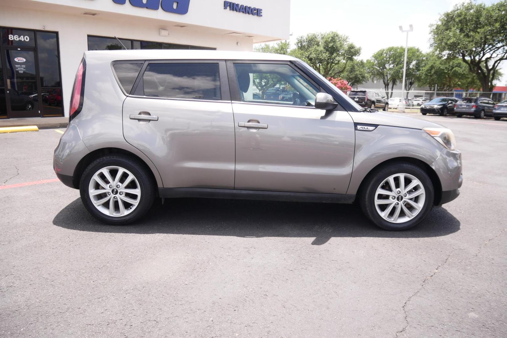 2018 GRAY Kia Soul + (KNDJP3A52J7) with an 2.0L L4 DOHC 16V engine, 6A transmission, located at 8640 E R L Thornton Fwy, Dallas, TX, 75228, (469) 297-4144, 32.794128, -96.693008 - Photo#1