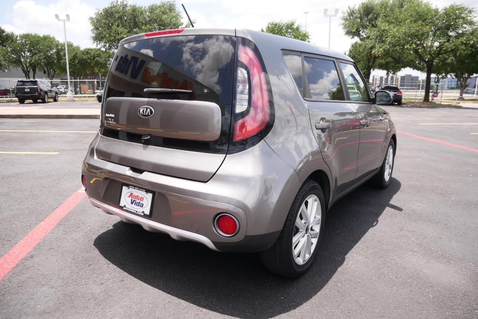 2018 GRAY Kia Soul + (KNDJP3A52J7) with an 2.0L L4 DOHC 16V engine, 6A transmission, located at 8640 E R L Thornton Fwy, Dallas, TX, 75228, (469) 297-4144, 32.794128, -96.693008 - Photo#2