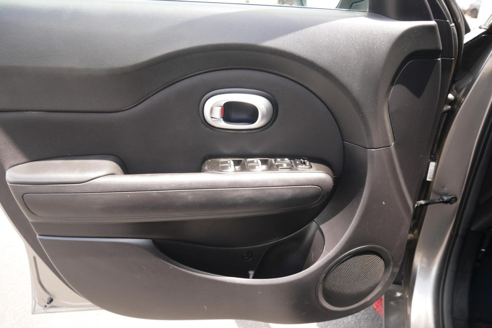 2018 GRAY Kia Soul + (KNDJP3A52J7) with an 2.0L L4 DOHC 16V engine, 6A transmission, located at 8640 E R L Thornton Fwy, Dallas, TX, 75228, (469) 297-4144, 32.794128, -96.693008 - Photo#10