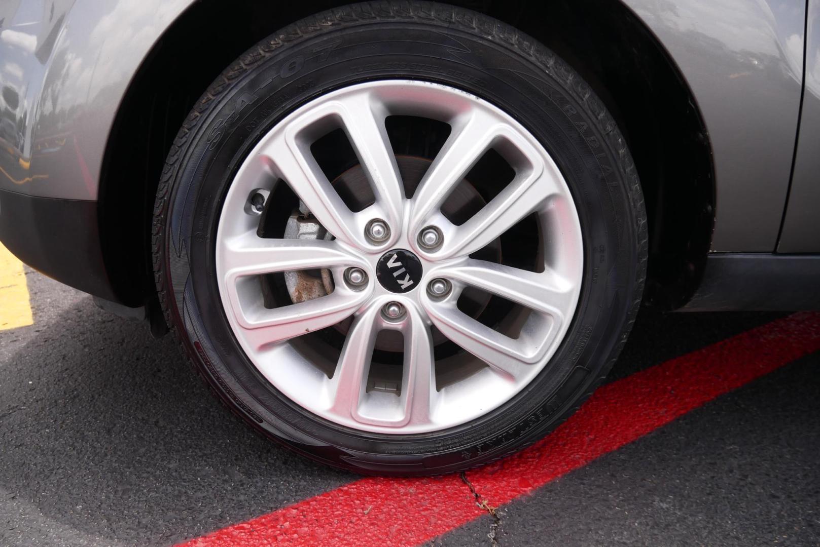 2018 GRAY Kia Soul + (KNDJP3A52J7) with an 2.0L L4 DOHC 16V engine, 6A transmission, located at 8640 E R L Thornton Fwy, Dallas, TX, 75228, (469) 297-4144, 32.794128, -96.693008 - Photo#20