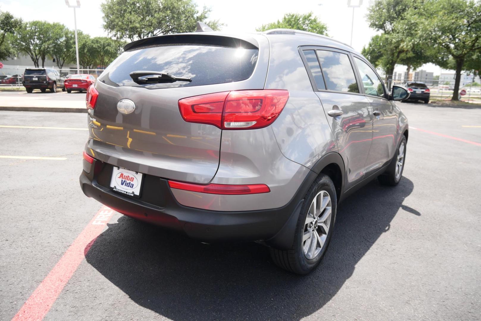 2014 SILVER Kia Sportage LX FWD (KNDPB3AC3E7) with an 2.4L V6 DOHC 24V engine, 6-Speed Automatic transmission, located at 8640 E R L Thornton Fwy, Dallas, TX, 75228, (469) 297-4144, 32.794128, -96.693008 - Photo#2