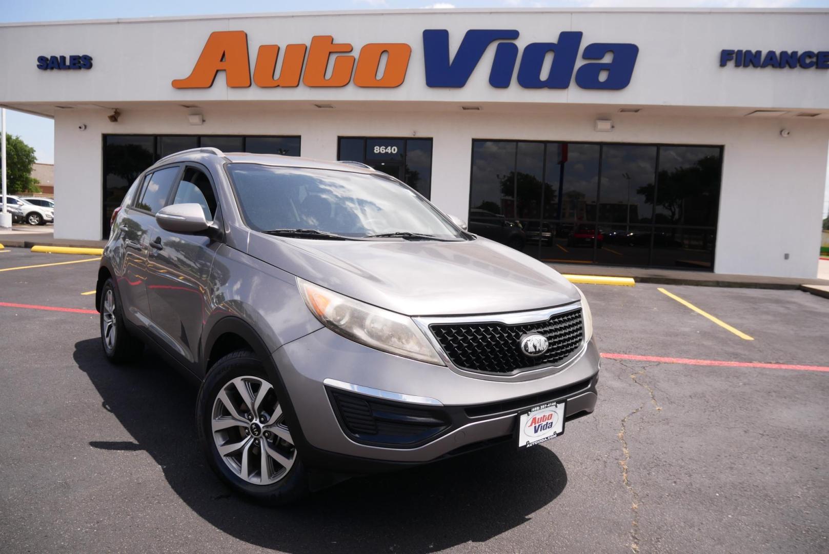 2014 SILVER Kia Sportage LX FWD (KNDPB3AC3E7) with an 2.4L V6 DOHC 24V engine, 6-Speed Automatic transmission, located at 8640 E R L Thornton Fwy, Dallas, TX, 75228, (469) 297-4144, 32.794128, -96.693008 - Photo#0