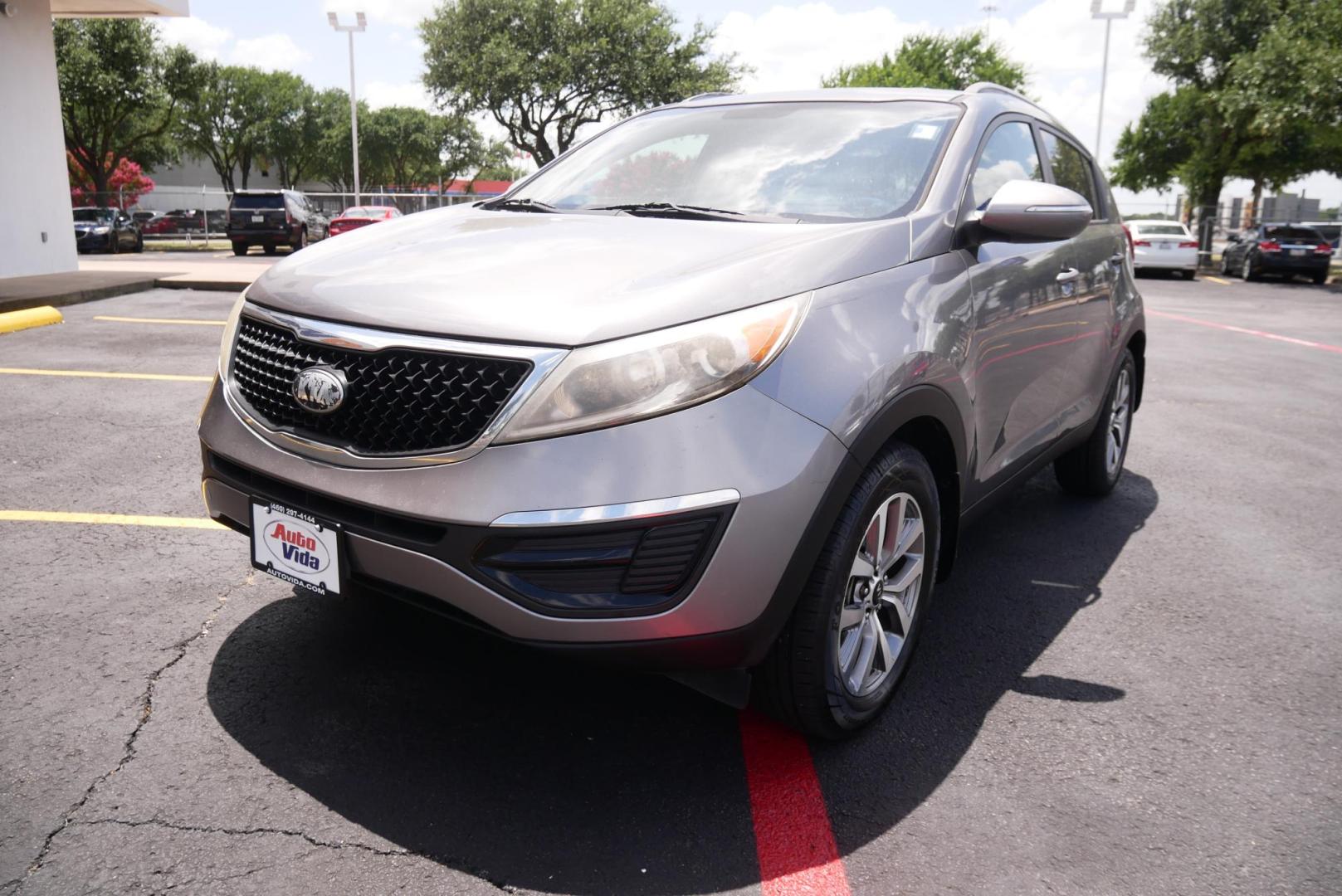 2014 SILVER Kia Sportage LX FWD (KNDPB3AC3E7) with an 2.4L V6 DOHC 24V engine, 6-Speed Automatic transmission, located at 8640 E R L Thornton Fwy, Dallas, TX, 75228, (469) 297-4144, 32.794128, -96.693008 - Photo#6