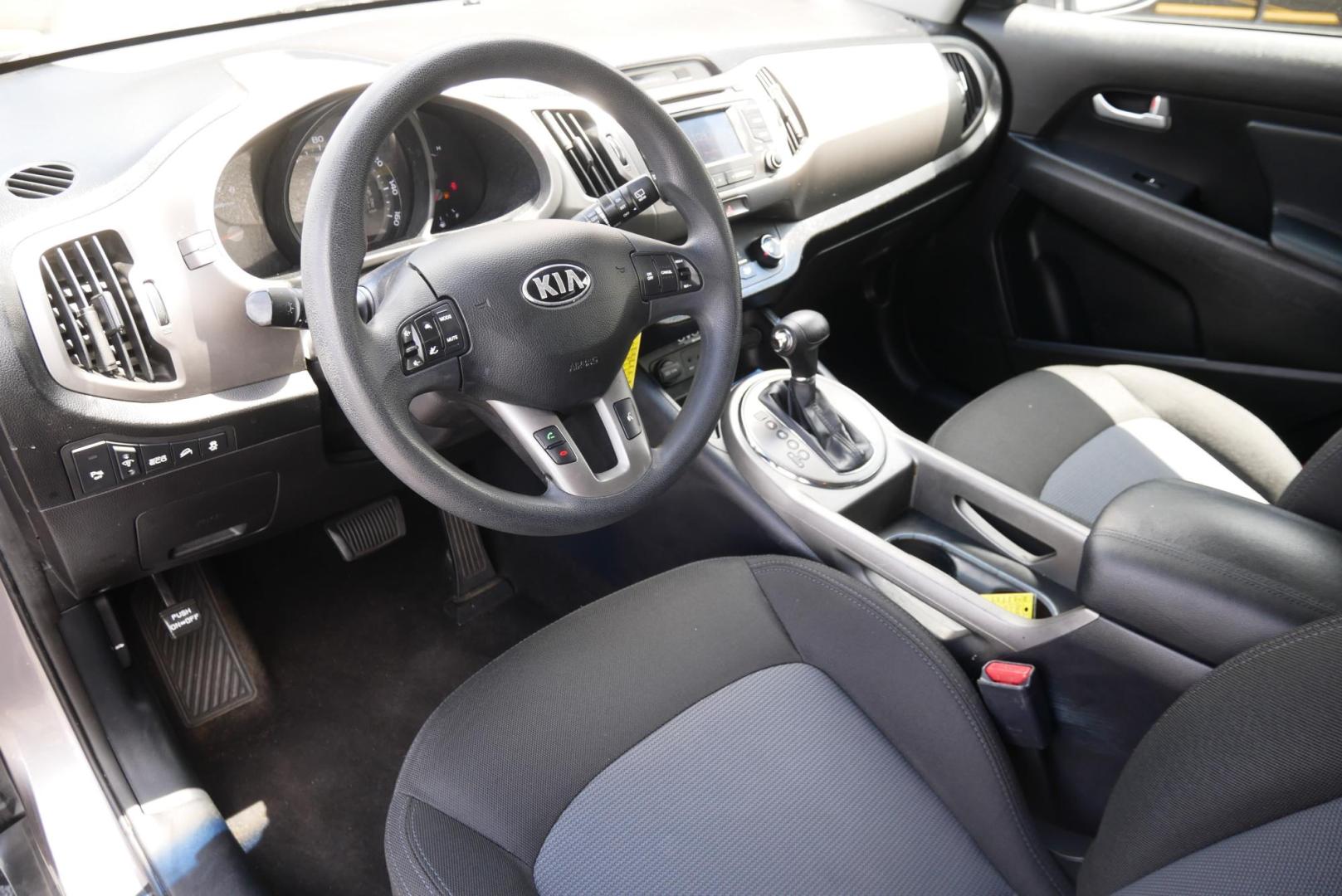 2014 SILVER Kia Sportage LX FWD (KNDPB3AC3E7) with an 2.4L V6 DOHC 24V engine, 6-Speed Automatic transmission, located at 8640 E R L Thornton Fwy, Dallas, TX, 75228, (469) 297-4144, 32.794128, -96.693008 - Photo#8