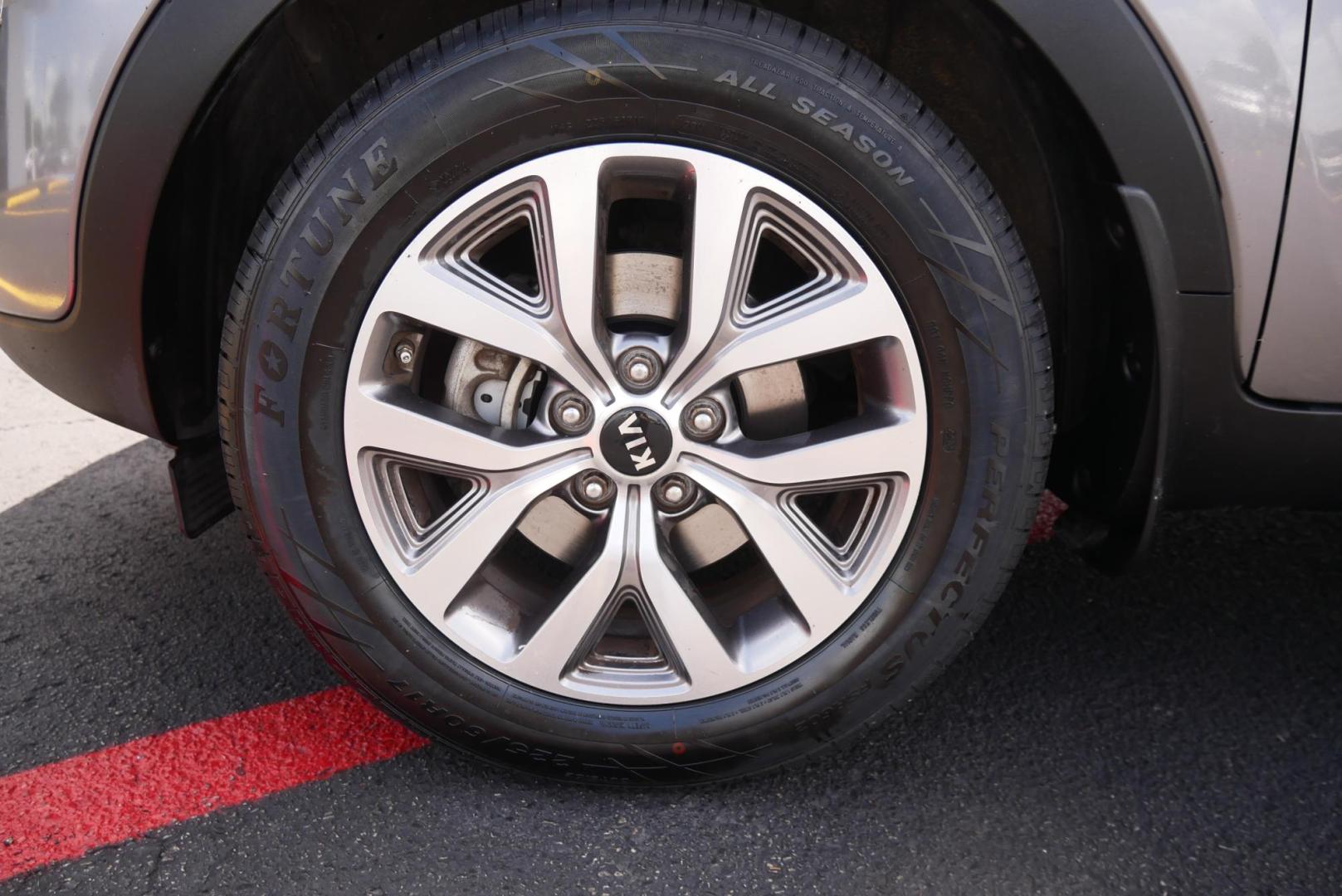 2014 SILVER Kia Sportage LX FWD (KNDPB3AC3E7) with an 2.4L V6 DOHC 24V engine, 6-Speed Automatic transmission, located at 8640 E R L Thornton Fwy, Dallas, TX, 75228, (469) 297-4144, 32.794128, -96.693008 - Photo#20