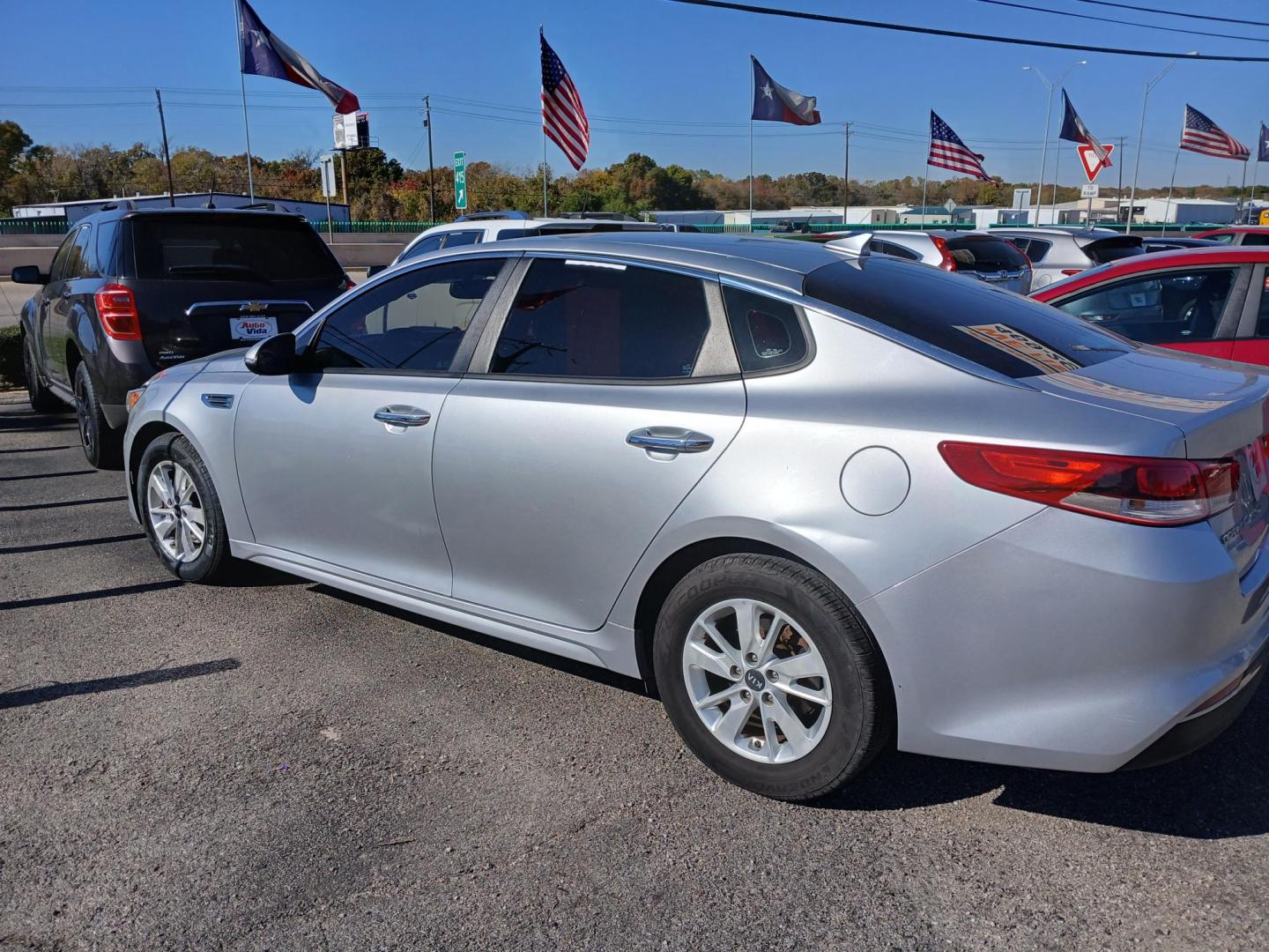 2017 SILVER Kia Optima LX (5XXGT4L33HG) with an 2.4L L4 DOHC 16V engine, 6A transmission, located at 420 I-35E, Lancaster, TX, 75146, (469) 297-4144, 32.593929, -96.823685 - Photo#2