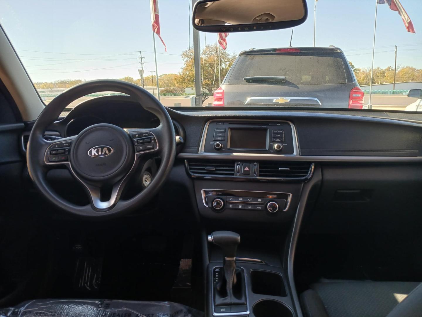 2017 SILVER Kia Optima LX (5XXGT4L33HG) with an 2.4L L4 DOHC 16V engine, 6A transmission, located at 420 I-35E, Lancaster, TX, 75146, (469) 297-4144, 32.593929, -96.823685 - Photo#3