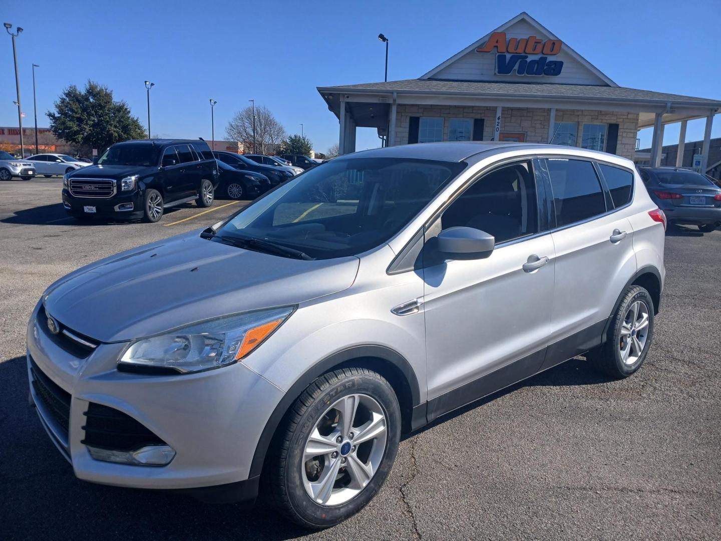 2014 SILVER Ford Escape SE FWD (1FMCU0GX7EU) with an 1.6L L4 DOHC 16V engine, 6-Speed Automatic transmission, located at 8640 E R L Thornton Fwy, Dallas, TX, 75228, (469) 297-4144, 32.794128, -96.693008 - Photo#0