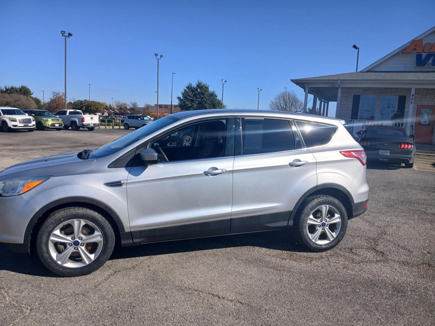 2014 SILVER Ford Escape SE FWD (1FMCU0GX7EU) with an 1.6L L4 DOHC 16V engine, 6-Speed Automatic transmission, located at 8640 E R L Thornton Fwy, Dallas, TX, 75228, (469) 297-4144, 32.794128, -96.693008 - Photo#1