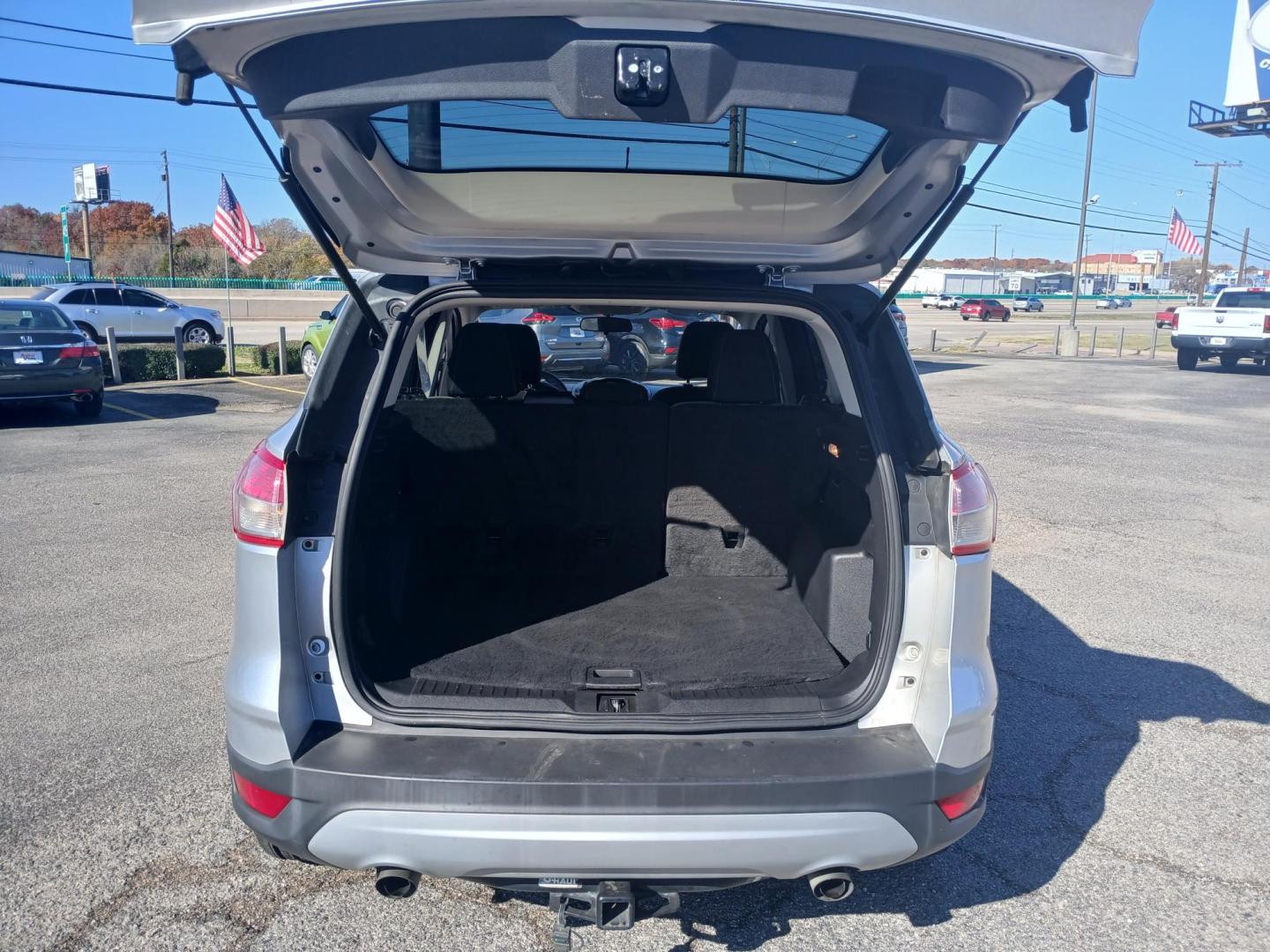 2014 SILVER Ford Escape SE FWD (1FMCU0GX7EU) with an 1.6L L4 DOHC 16V engine, 6-Speed Automatic transmission, located at 8640 E R L Thornton Fwy, Dallas, TX, 75228, (469) 297-4144, 32.794128, -96.693008 - Photo#3
