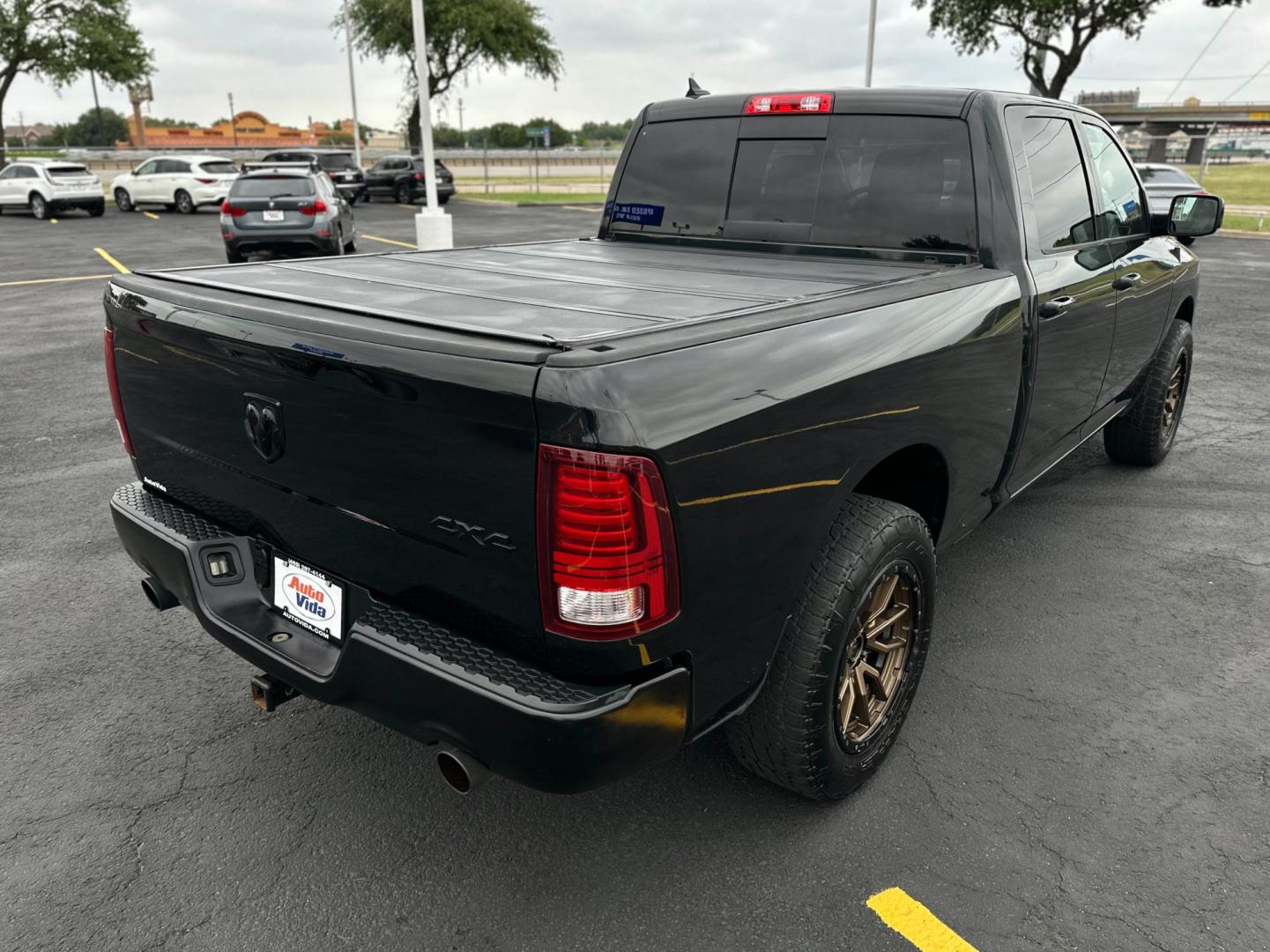 2016 BLACK /BLACK RAM 1500 Sport Crew Cab LWB 4WD (1C6RR7UT5GS) with an 5.7L V8 OHV 16V engine, 6A transmission, located at 8640 E R L Thornton Fwy, Dallas, TX, 75228, (469) 297-4144, 32.794128, -96.693008 - Photo#8