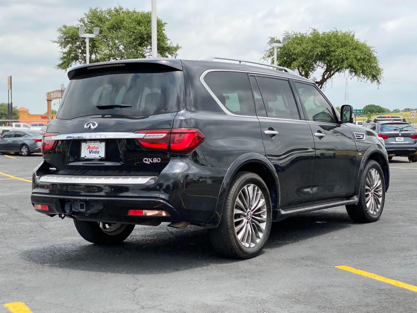 2018 BLACK Infiniti QX80 2WD (JN8AZ2NF5J9) with an 5.6L V8 DOHC 32V engine, 7A transmission, located at 8640 E R L Thornton Fwy, Dallas, TX, 75228, (469) 297-4144, 32.794128, -96.693008 - Photo#2