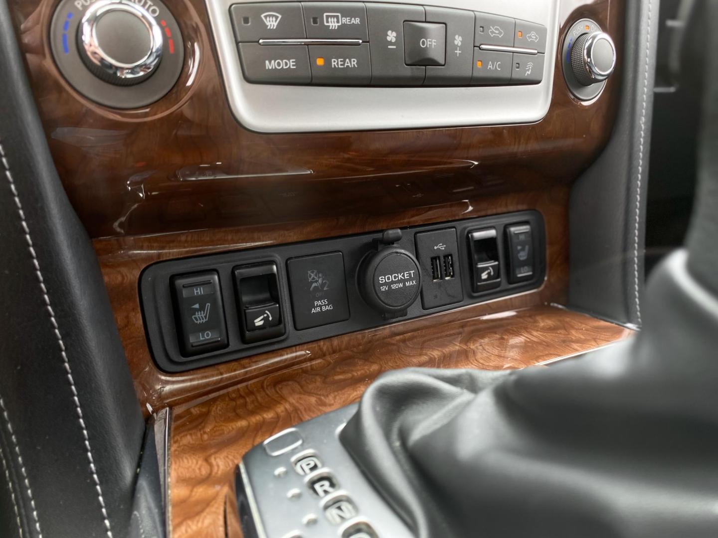 2018 BLACK Infiniti QX80 2WD (JN8AZ2NF5J9) with an 5.6L V8 DOHC 32V engine, 7A transmission, located at 8640 E R L Thornton Fwy, Dallas, TX, 75228, (469) 297-4144, 32.794128, -96.693008 - Photo#28