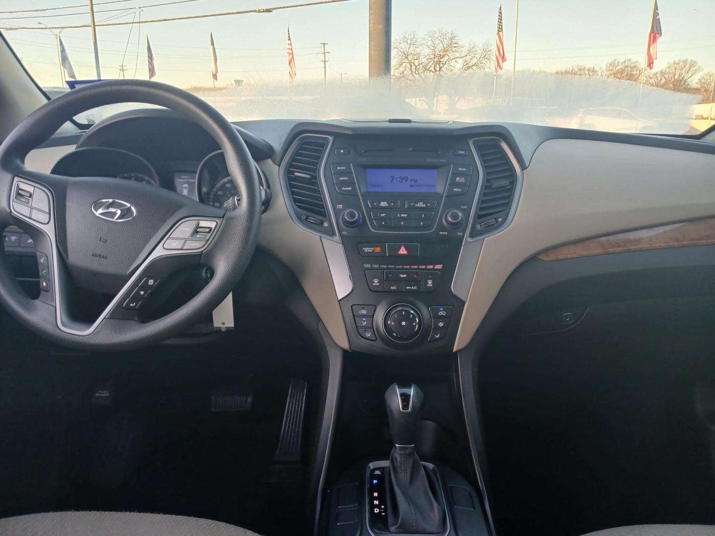 2014 GREEN Hyundai Santa Fe Sport 2.4 FWD (5XYZT3LB1EG) with an 2.4L L4 DOHC 16V engine, 6-Speed Automatic transmission, located at 420 I-35E, Lancaster, TX, 75146, (469) 297-4144, 32.593929, -96.823685 - Photo#4