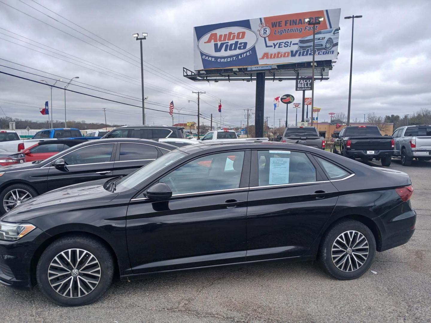 2019 BLACK Volkswagen Jetta 1.4T SE 8A (3VWC57BUXKM) with an 1.4L L4 DOHC 20V engine, 8A transmission, located at 8640 E R L Thornton Fwy, Dallas, TX, 75228, (469) 297-4144, 32.794128, -96.693008 - Photo#0