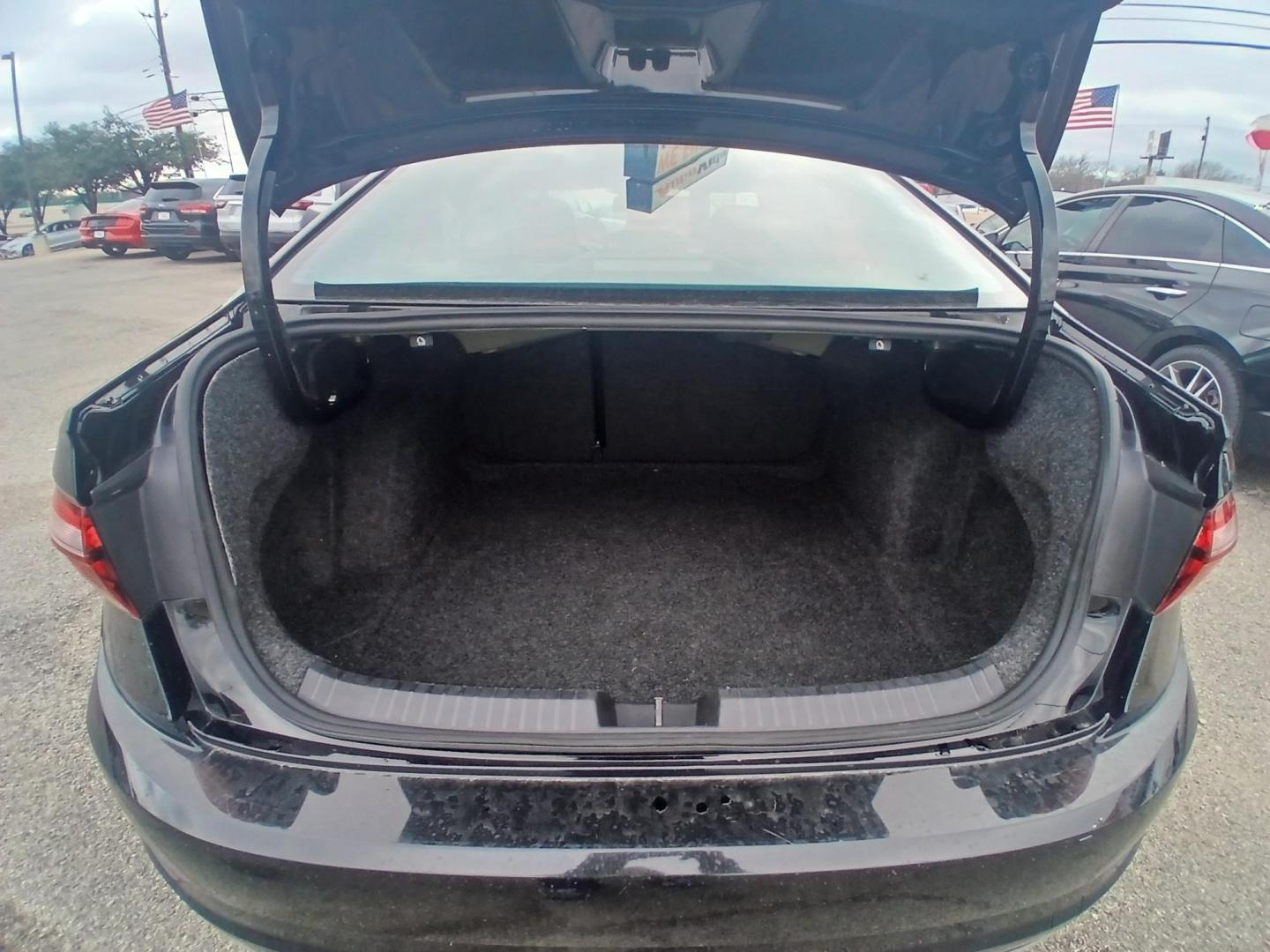 2019 BLACK Volkswagen Jetta 1.4T SE 8A (3VWC57BUXKM) with an 1.4L L4 DOHC 20V engine, 8A transmission, located at 8640 E R L Thornton Fwy, Dallas, TX, 75228, (469) 297-4144, 32.794128, -96.693008 - Photo#4