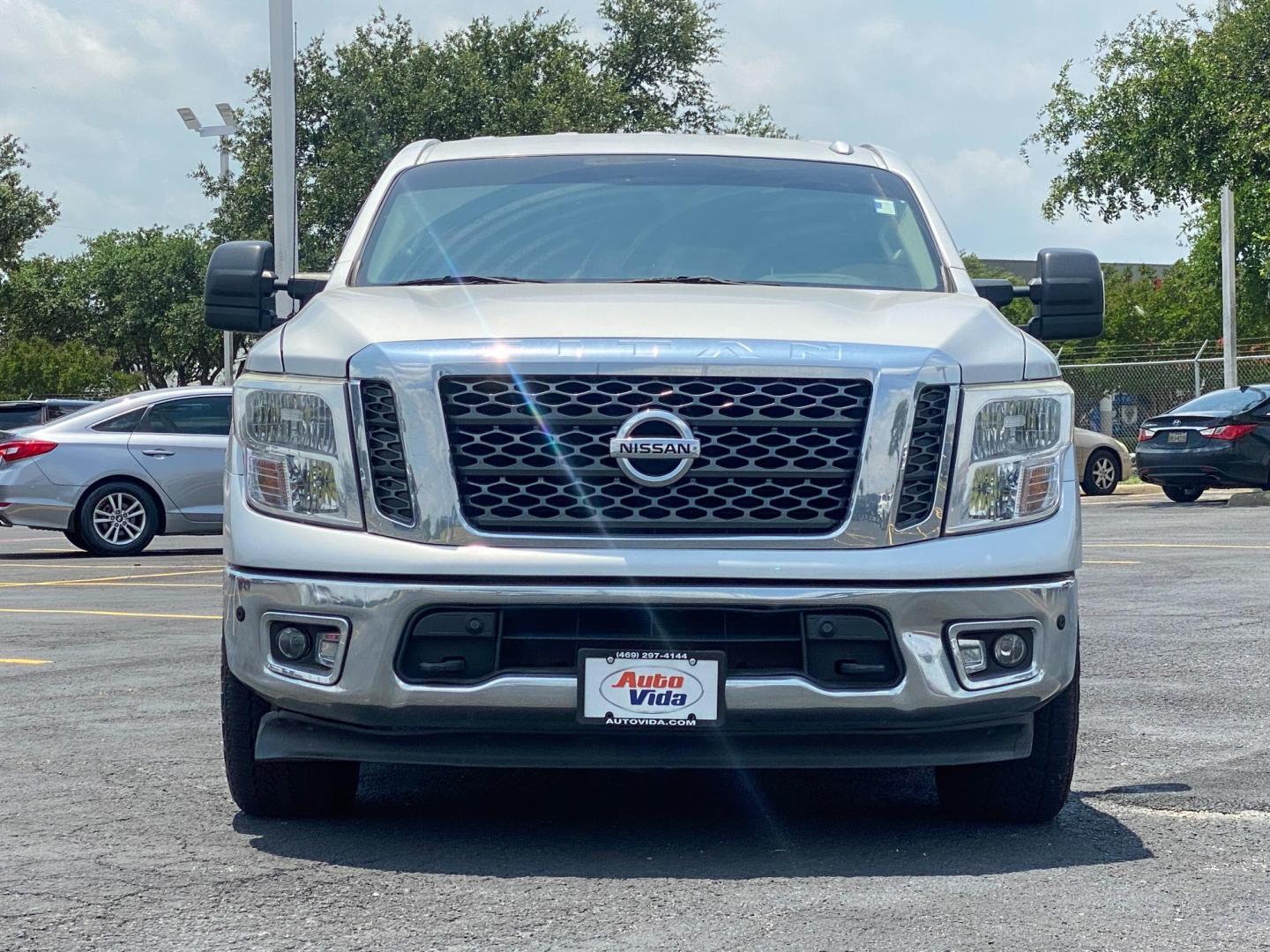 2017 SILVER Nissan Titan S Crew Cab 2WD (1N6AA1E68HN) with an 5.6L V8 DOHC 32V engine, 6A transmission, located at 8640 E R L Thornton Fwy, Dallas, TX, 75228, (469) 297-4144, 32.794128, -96.693008 - Photo#2