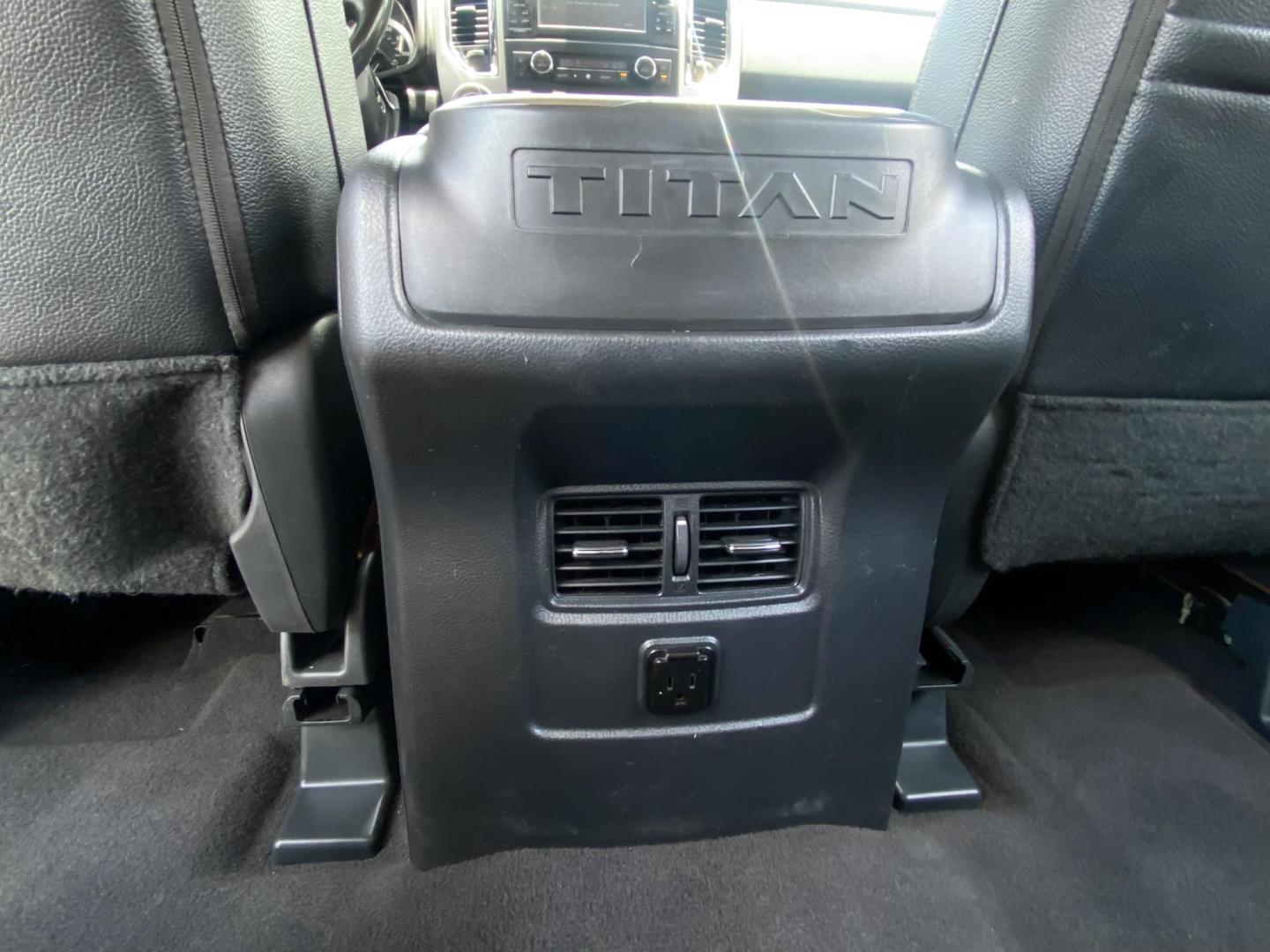 2017 SILVER Nissan Titan S Crew Cab 2WD (1N6AA1E68HN) with an 5.6L V8 DOHC 32V engine, 6A transmission, located at 8640 E R L Thornton Fwy, Dallas, TX, 75228, (469) 297-4144, 32.794128, -96.693008 - Photo#15