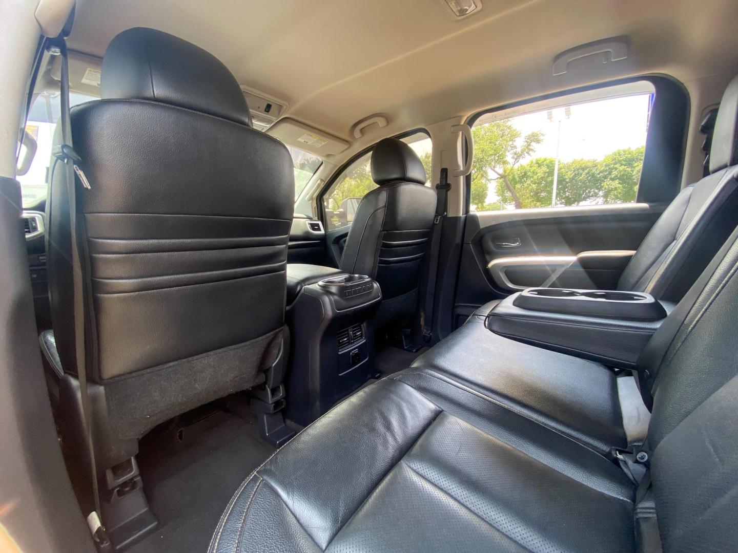 2017 SILVER Nissan Titan S Crew Cab 2WD (1N6AA1E68HN) with an 5.6L V8 DOHC 32V engine, 6A transmission, located at 8640 E R L Thornton Fwy, Dallas, TX, 75228, (469) 297-4144, 32.794128, -96.693008 - Photo#14