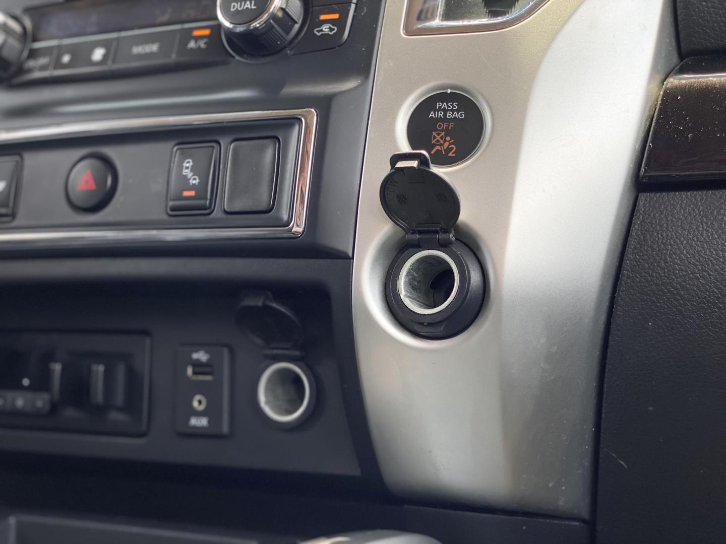 2017 SILVER Nissan Titan S Crew Cab 2WD (1N6AA1E68HN) with an 5.6L V8 DOHC 32V engine, 6A transmission, located at 8640 E R L Thornton Fwy, Dallas, TX, 75228, (469) 297-4144, 32.794128, -96.693008 - Photo#22
