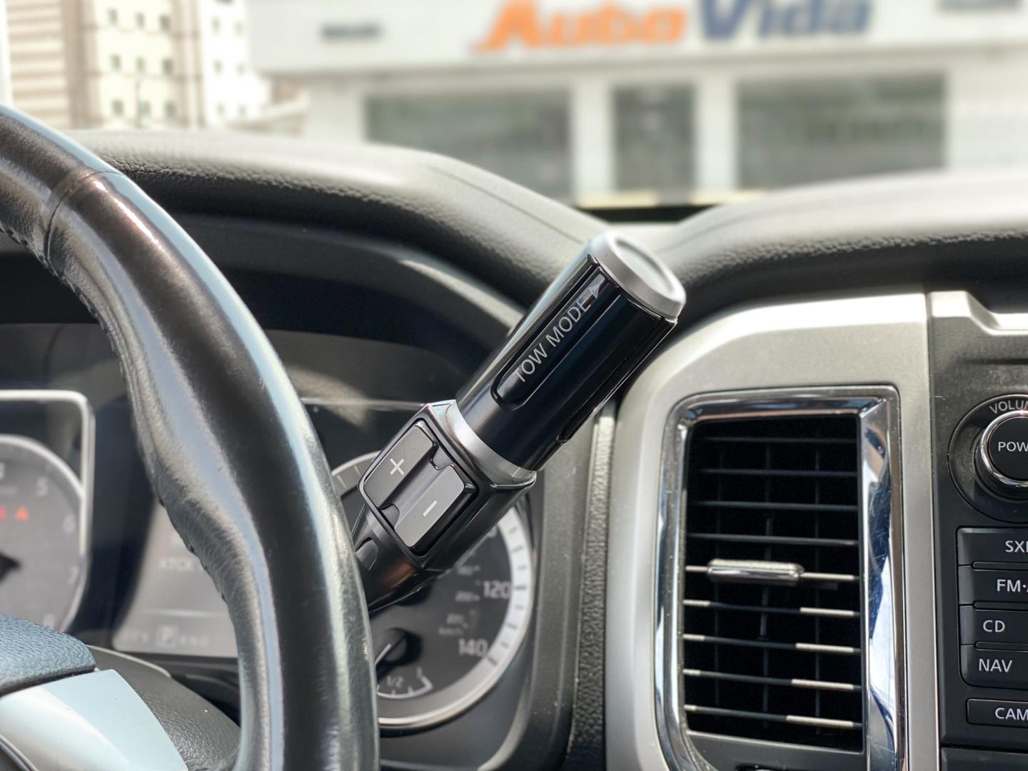 2017 SILVER Nissan Titan S Crew Cab 2WD (1N6AA1E68HN) with an 5.6L V8 DOHC 32V engine, 6A transmission, located at 8640 E R L Thornton Fwy, Dallas, TX, 75228, (469) 297-4144, 32.794128, -96.693008 - Photo#28