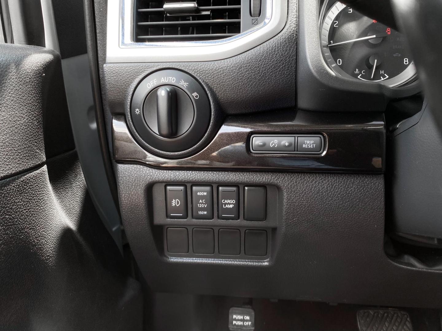 2017 SILVER Nissan Titan S Crew Cab 2WD (1N6AA1E68HN) with an 5.6L V8 DOHC 32V engine, 6A transmission, located at 8640 E R L Thornton Fwy, Dallas, TX, 75228, (469) 297-4144, 32.794128, -96.693008 - Photo#29