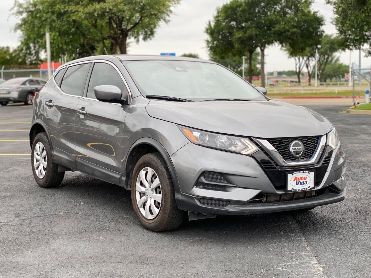 2020 GRAY Nissan Rogue Sport S (JN1BJ1CV7LW) with an 2.0L L4 DOHC 16V engine, CVT transmission, located at 8640 E R L Thornton Fwy, Dallas, TX, 75228, (469) 297-4144, 32.794128, -96.693008 - Photo#2