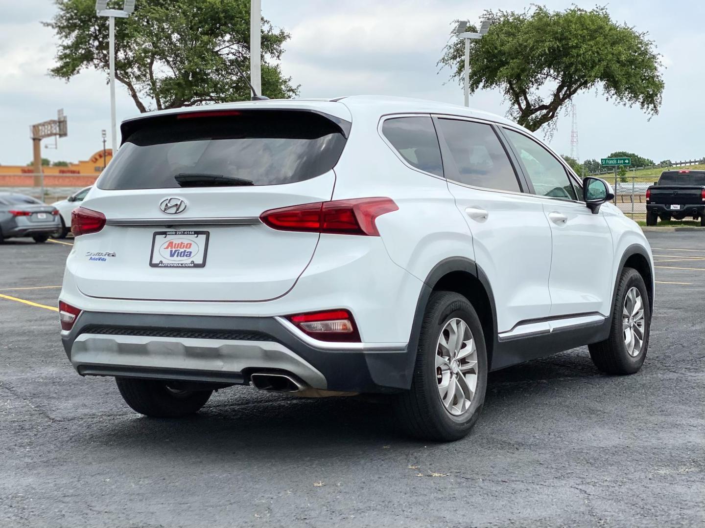2020 WHITE Hyundai Santa Fe SE 2.4 (5NMS23AD1LH) with an 2.4L L4 DOHC 16V engine, 8A transmission, located at 8640 E R L Thornton Fwy, Dallas, TX, 75228, (469) 297-4144, 32.794128, -96.693008 - Photo#3