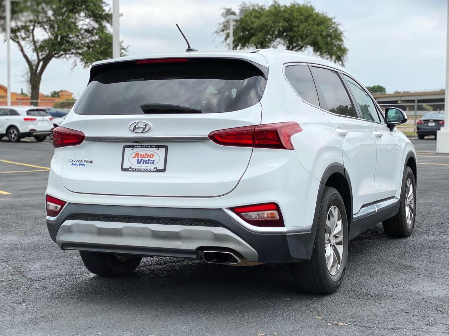 2020 WHITE Hyundai Santa Fe SE 2.4 (5NMS23AD1LH) with an 2.4L L4 DOHC 16V engine, 8A transmission, located at 8640 E R L Thornton Fwy, Dallas, TX, 75228, (469) 297-4144, 32.794128, -96.693008 - Photo#4