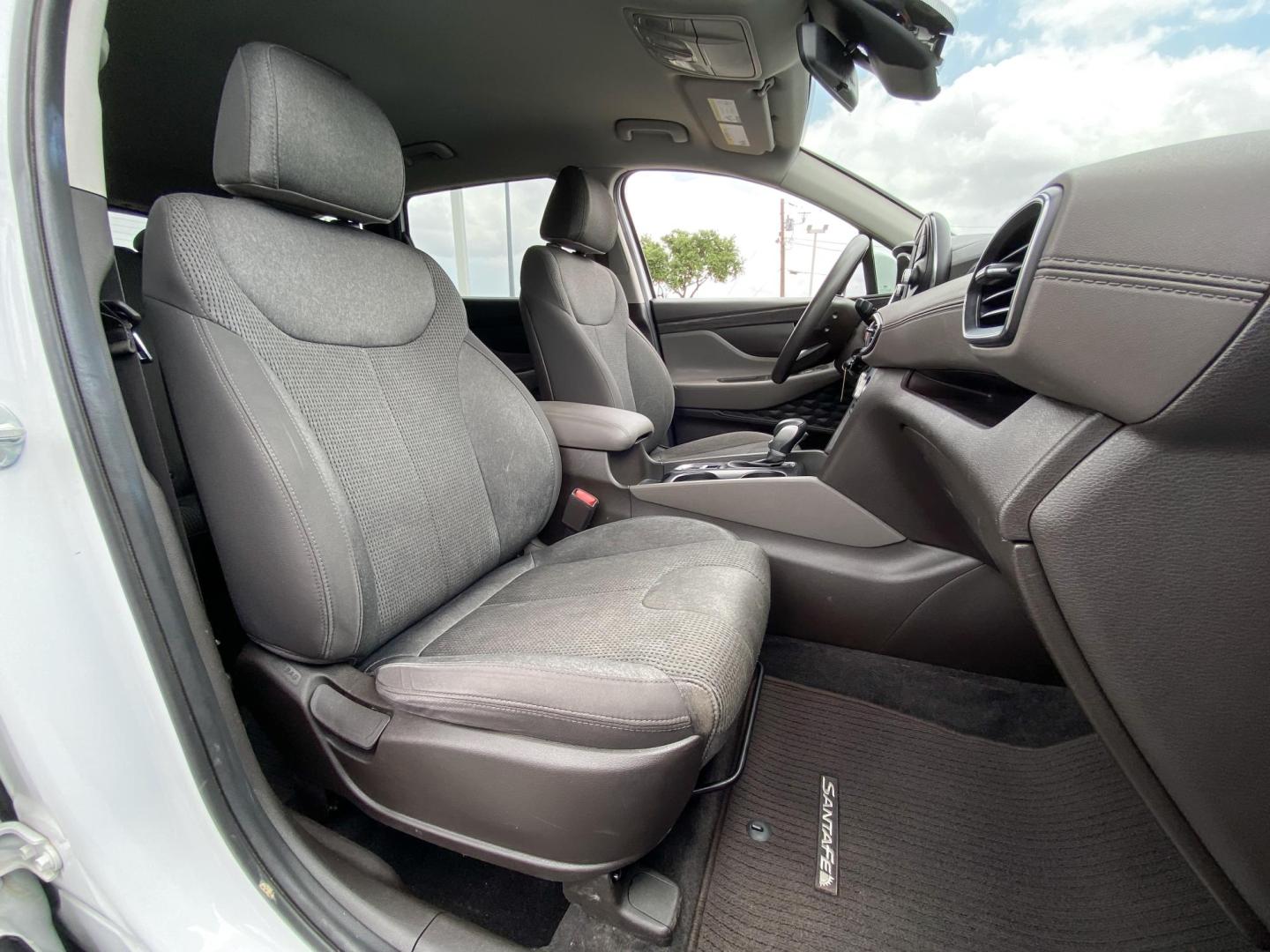 2020 WHITE Hyundai Santa Fe SE 2.4 (5NMS23AD1LH) with an 2.4L L4 DOHC 16V engine, 8A transmission, located at 8640 E R L Thornton Fwy, Dallas, TX, 75228, (469) 297-4144, 32.794128, -96.693008 - Photo#15