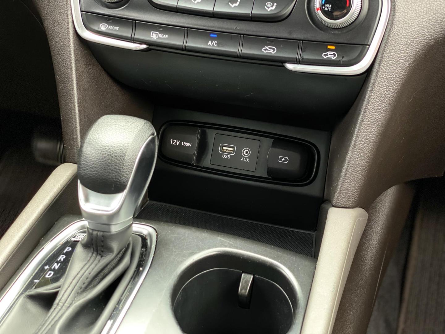 2020 WHITE Hyundai Santa Fe SE 2.4 (5NMS23AD1LH) with an 2.4L L4 DOHC 16V engine, 8A transmission, located at 8640 E R L Thornton Fwy, Dallas, TX, 75228, (469) 297-4144, 32.794128, -96.693008 - Photo#20