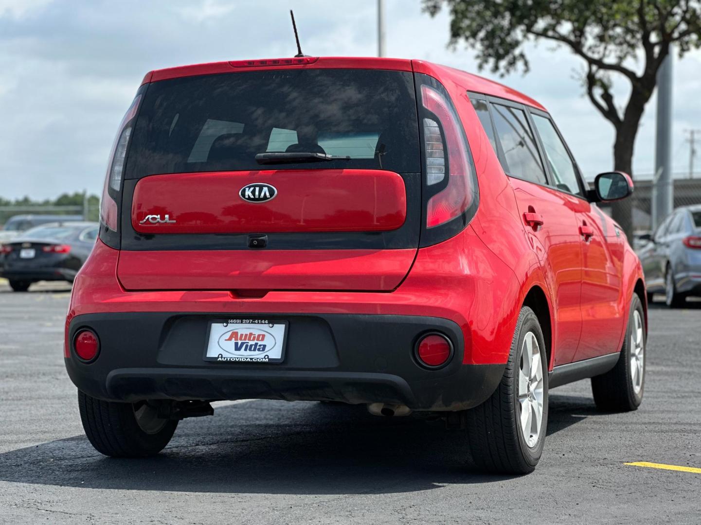 2019 RED Kia Soul Base 6M (KNDJN2A25K7) with an 1.6L L4 DOHC 16V engine, 6M transmission, located at 8640 E R L Thornton Fwy, Dallas, TX, 75228, (469) 297-4144, 32.794128, -96.693008 - Photo#4