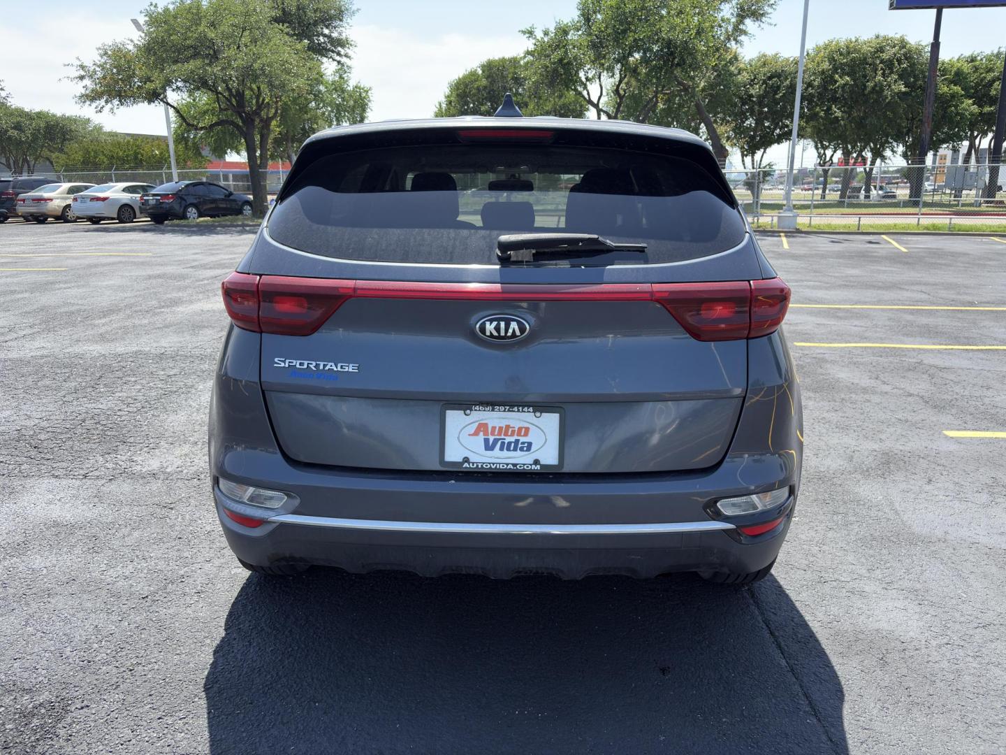 2020 GRAY Kia Sportage LX AWD (KNDPMCAC8L7) with an 2.4L V6 DOHC 24V engine, 6A transmission, located at 8640 E R L Thornton Fwy, Dallas, TX, 75228, (469) 297-4144, 32.794128, -96.693008 - Photo#5