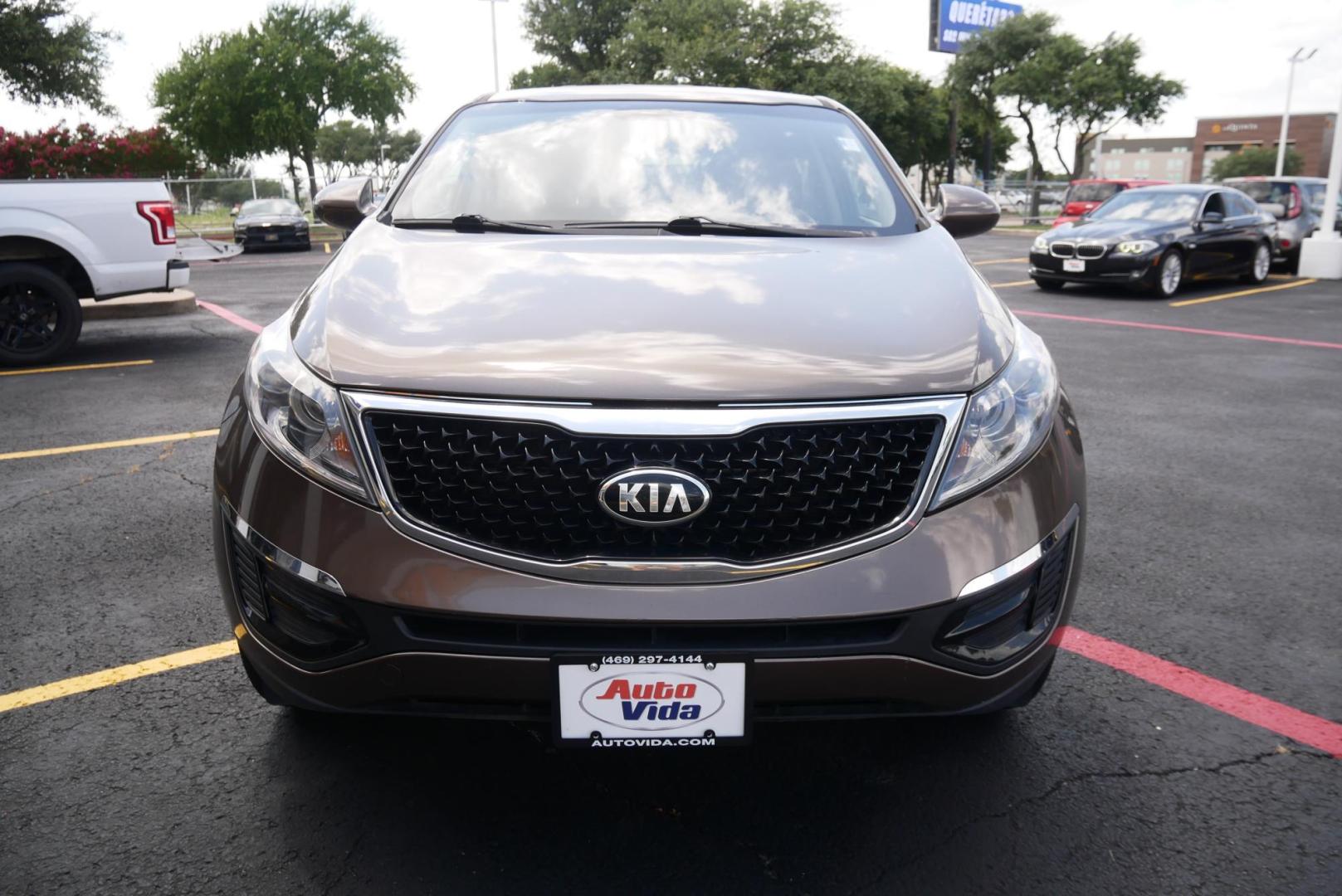 2015 BROWN Kia Sportage LX FWD (KNDPB3AC4F7) with an 2.4L V6 DOHC 24V engine, 6-Speed Automatic transmission, located at 8640 E R L Thornton Fwy, Dallas, TX, 75228, (469) 297-4144, 32.794128, -96.693008 - Photo#7