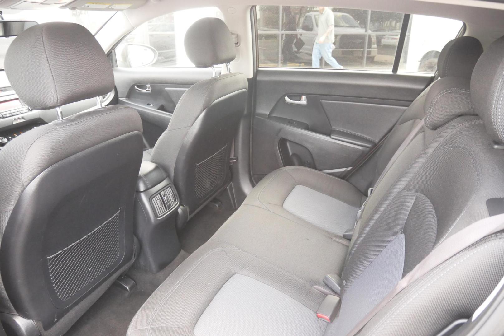 2015 BROWN Kia Sportage LX FWD (KNDPB3AC4F7) with an 2.4L V6 DOHC 24V engine, 6-Speed Automatic transmission, located at 8640 E R L Thornton Fwy, Dallas, TX, 75228, (469) 297-4144, 32.794128, -96.693008 - Photo#11
