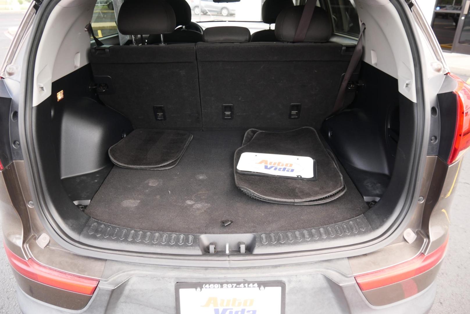 2015 BROWN Kia Sportage LX FWD (KNDPB3AC4F7) with an 2.4L V6 DOHC 24V engine, 6-Speed Automatic transmission, located at 8640 E R L Thornton Fwy, Dallas, TX, 75228, (469) 297-4144, 32.794128, -96.693008 - Photo#17