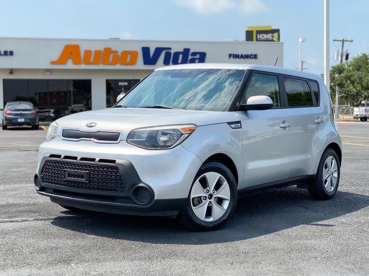 2015 SILVER Kia Soul Base (KNDJN2A26F7) with an 1.6L L4 DOHC 16V engine, located at 8640 E R L Thornton Fwy, Dallas, TX, 75228, (469) 297-4144, 32.794128, -96.693008 - Photo#7