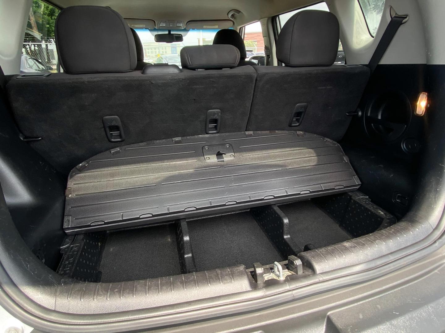 2015 SILVER Kia Soul Base (KNDJN2A26F7) with an 1.6L L4 DOHC 16V engine, located at 8640 E R L Thornton Fwy, Dallas, TX, 75228, (469) 297-4144, 32.794128, -96.693008 - Photo#14