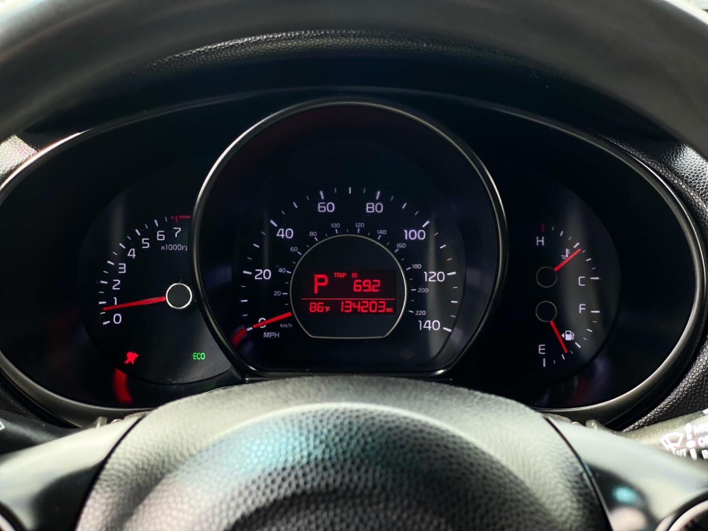 2015 SILVER Kia Soul Base (KNDJN2A26F7) with an 1.6L L4 DOHC 16V engine, located at 8640 E R L Thornton Fwy, Dallas, TX, 75228, (469) 297-4144, 32.794128, -96.693008 - Photo#18