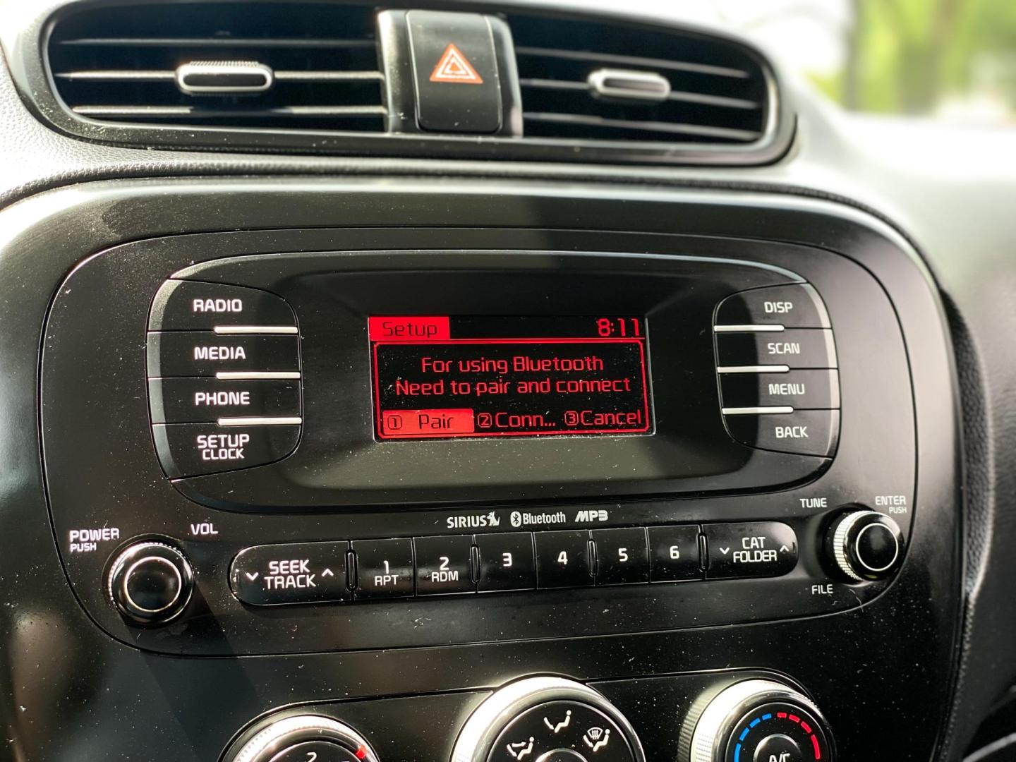 2015 SILVER Kia Soul Base (KNDJN2A26F7) with an 1.6L L4 DOHC 16V engine, located at 8640 E R L Thornton Fwy, Dallas, TX, 75228, (469) 297-4144, 32.794128, -96.693008 - Photo#25