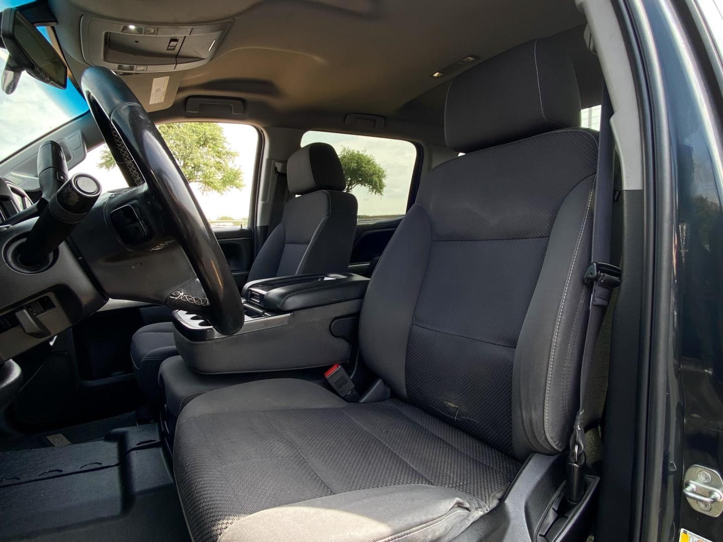 2018 GRAY Chevrolet Silverado 1500 LT Crew Cab 2WD (3GCPCREC8JG) with an 5.3L V8 OHV 16V engine, 6A transmission, located at 8640 E R L Thornton Fwy, Dallas, TX, 75228, (469) 297-4144, 32.794128, -96.693008 - Photo#22